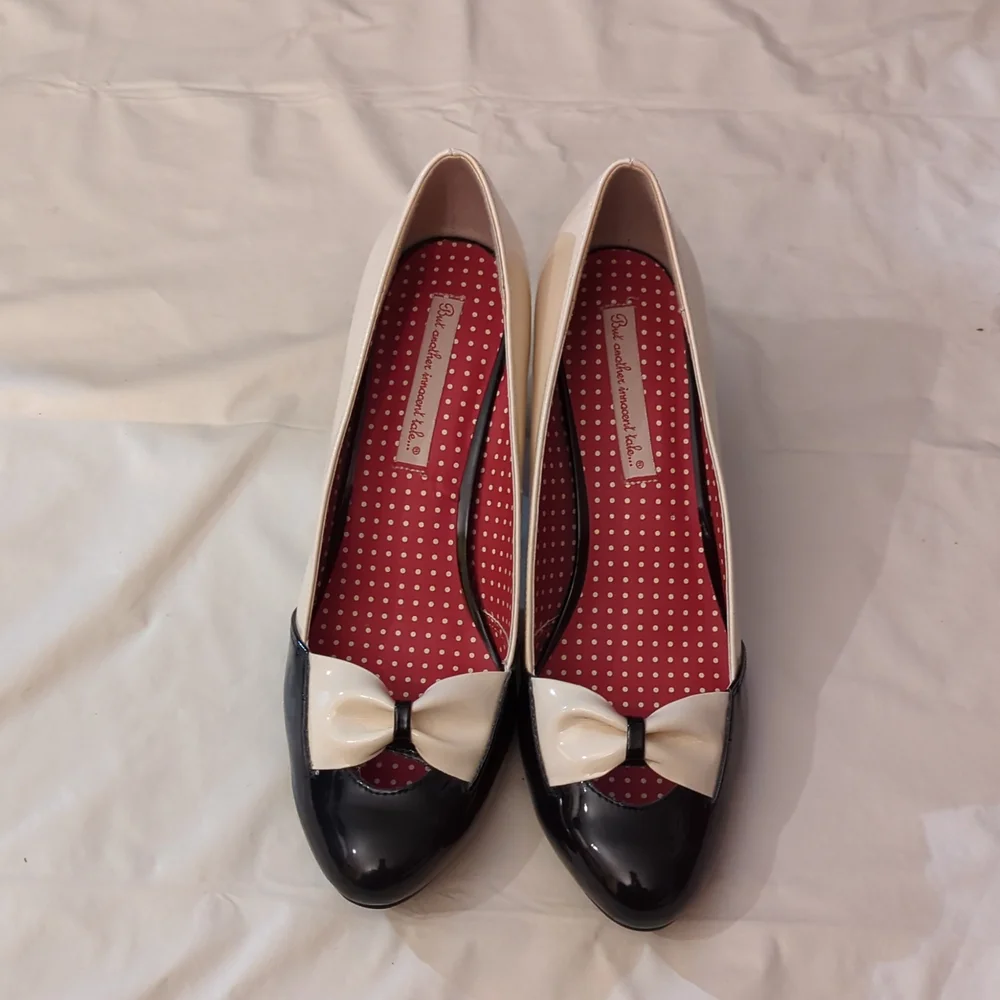 B.A.I.T. VEGAN VINTAGE STLYE PUMPS - Picture 1 of 12